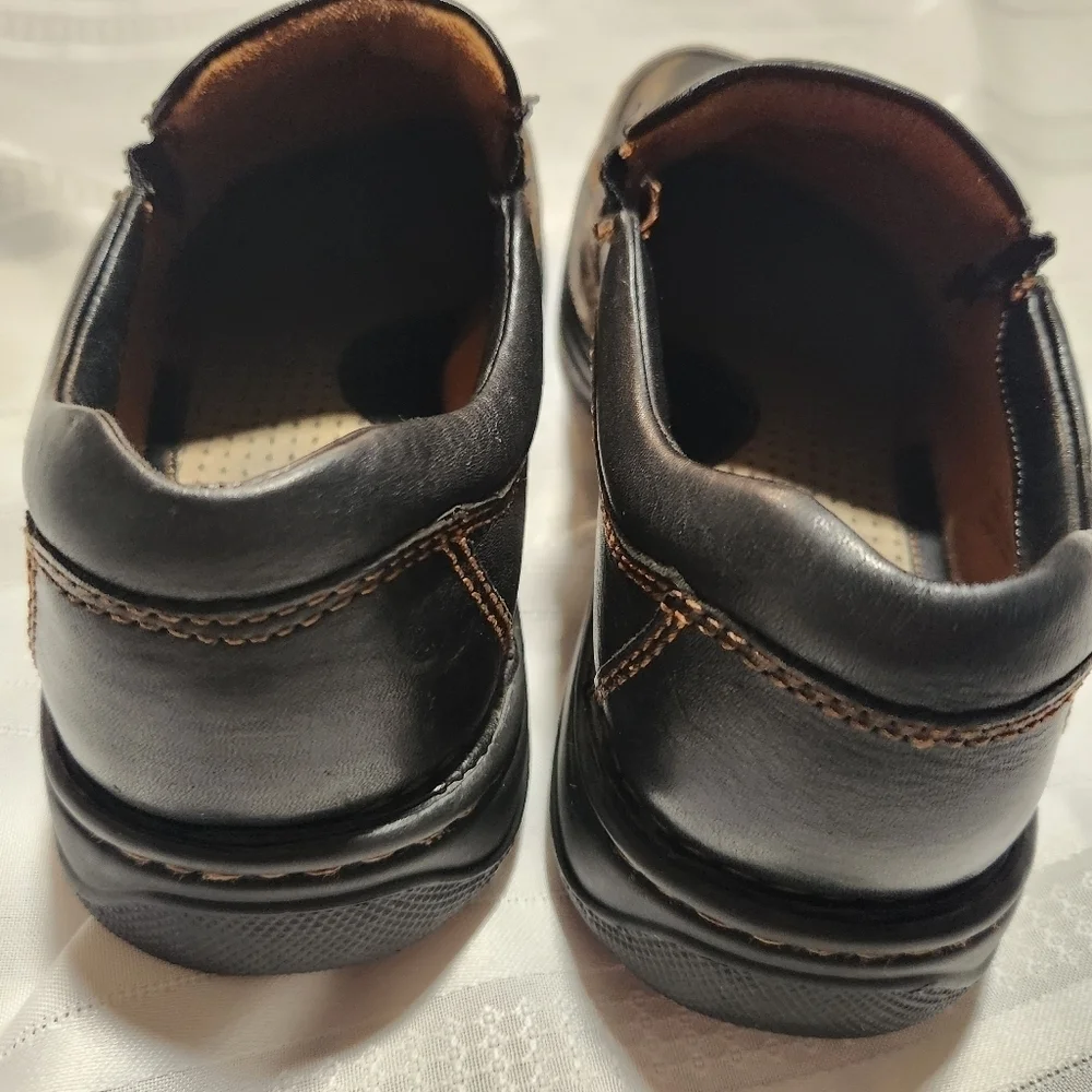 3/$25 Born brown leather slip on loafers size 8 / 41
